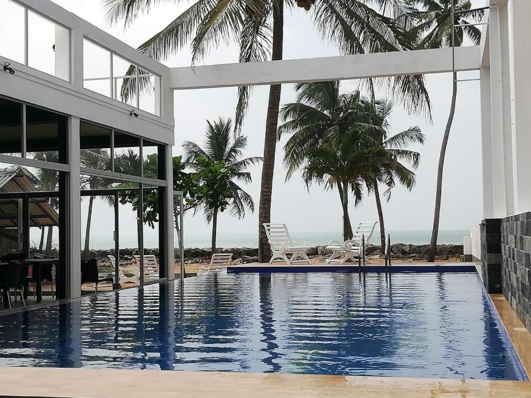 Saara Beach Hotel Marawila Exterior foto