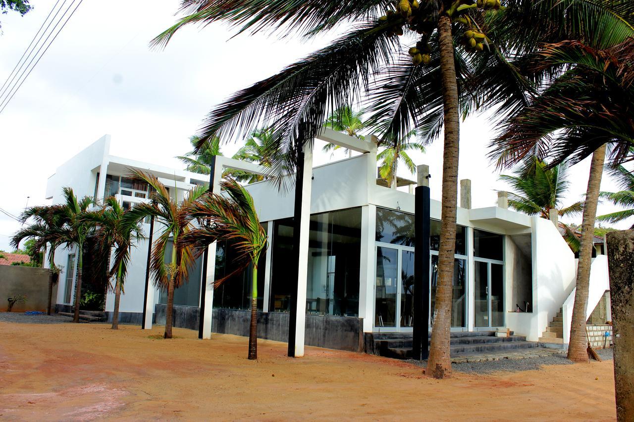 Saara Beach Hotel Marawila Exterior foto