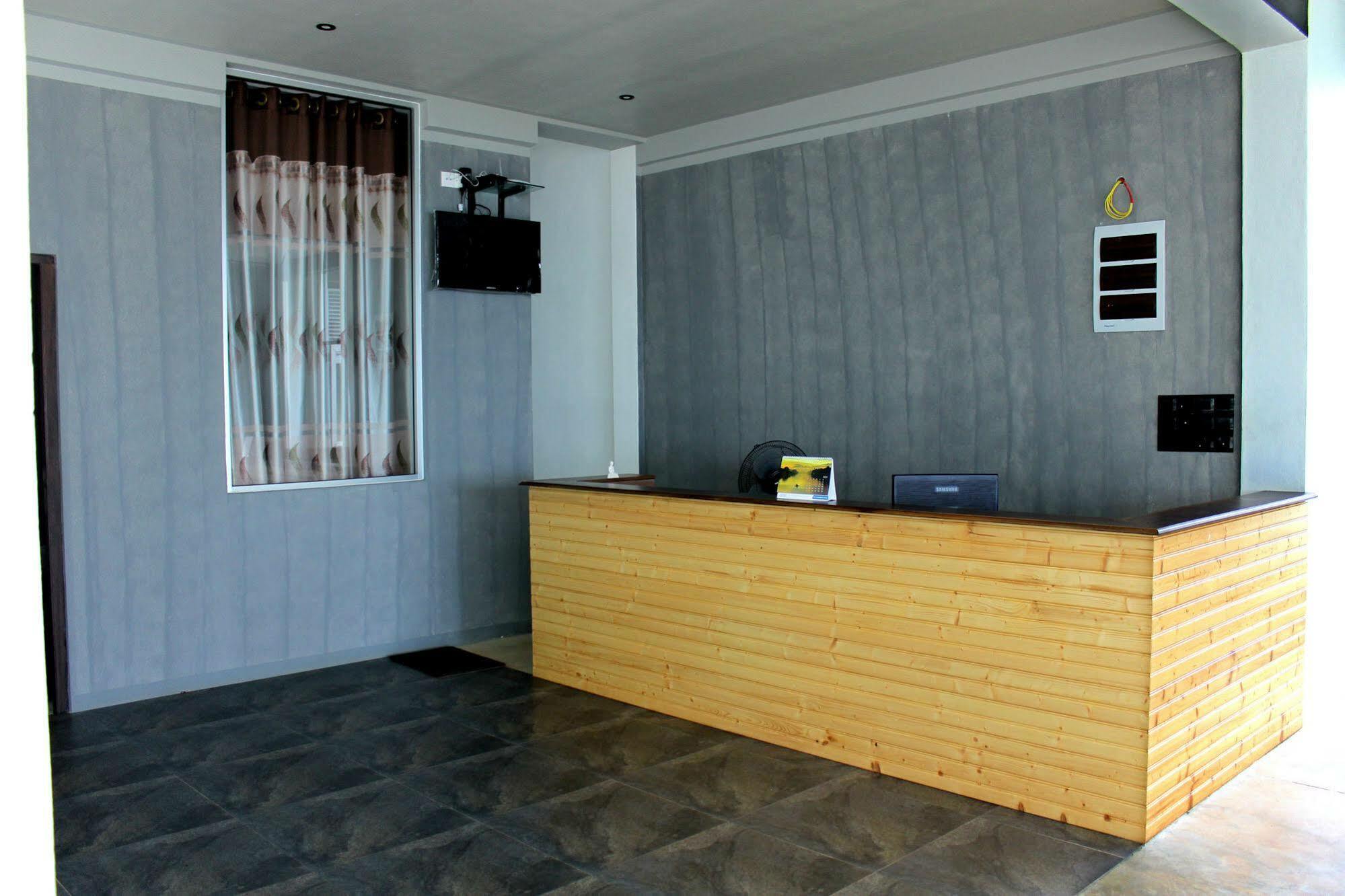 Saara Beach Hotel Marawila Exterior foto